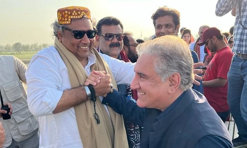 Foreign Minister Shah Mahmood Qureshi (R) and Maritime Affairs Minister Ali Zaidi (L) lead the Pakistan Tehreek-i-Insaf's Haqooq-i-Sindh March in Ghotki. — Photo courtesy Shah Mahmood Qureshi Instagram