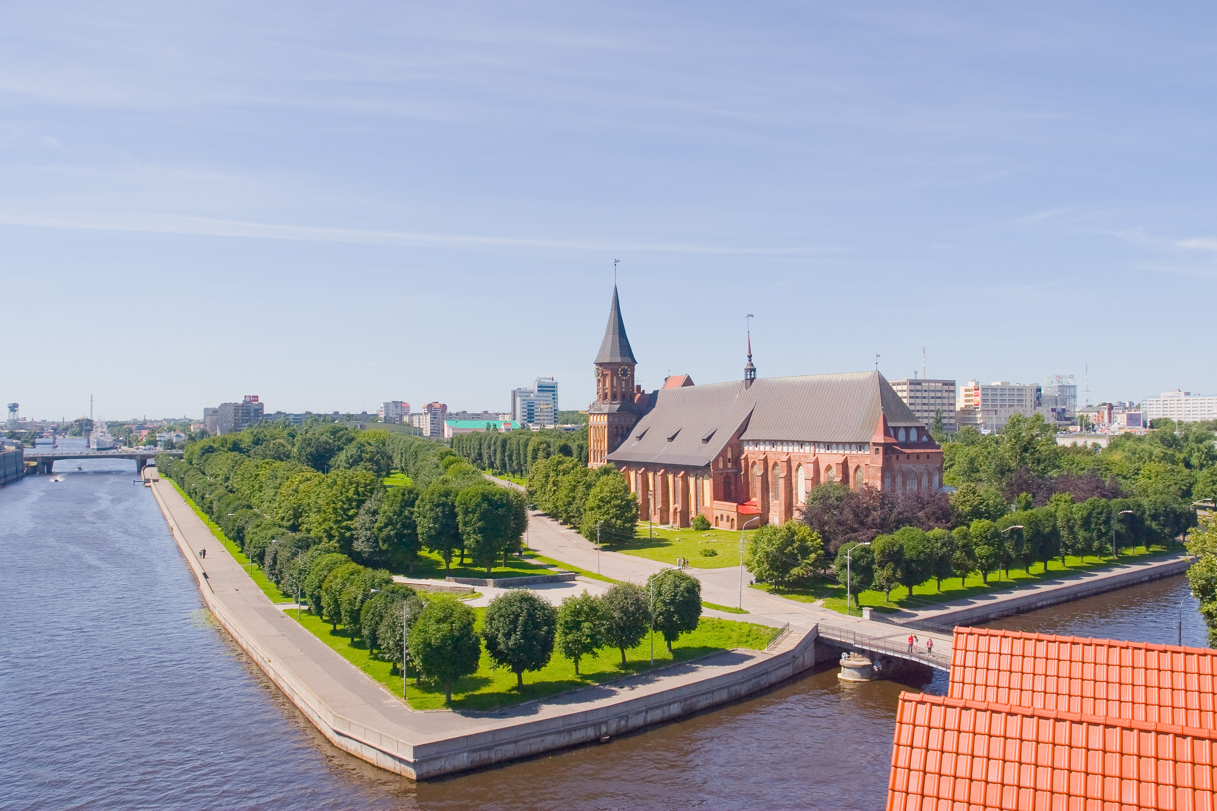 Old_cathedral_of_Kaliningrad_in_Russia.jpg