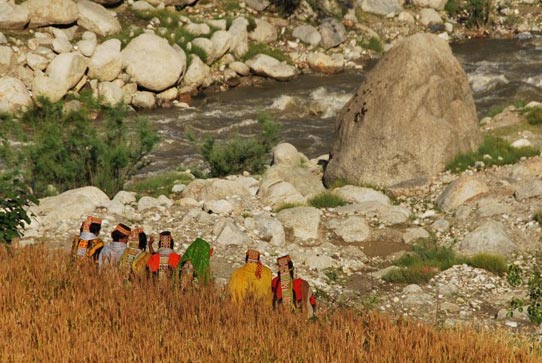 kalash-women-photo-by-yixiang-ng.jpg