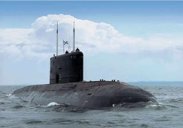 project_636_heavy_diesel-electric_submarine_SSK_Rosoboronexport_IMDS_2013_news.jpg