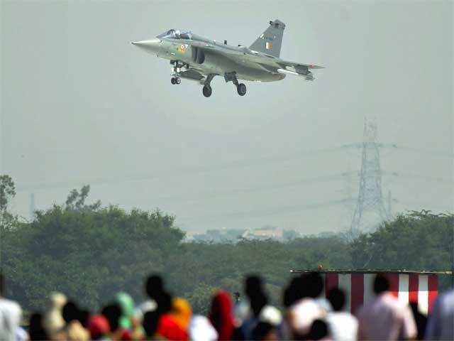 a-vertical-climb-to-glory-tejas-enthralls-at-air-force-day.jpg