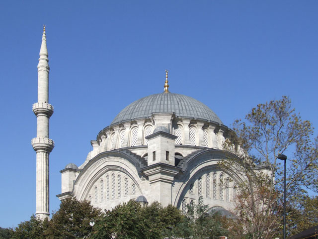 Nuruosmaniye_Mosque.jpg
