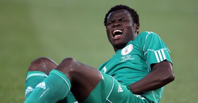 World-Cup-Greece-Nigeria-Taye-Taiwo-Injured_2466928.jpg