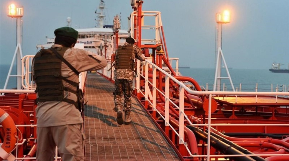 Oil minister thanks IRGC forces for rescuing Iranian oil from American pirates