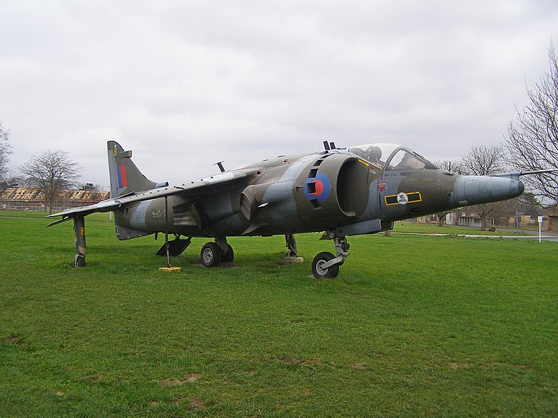 800px-Harrierxv752.jpg