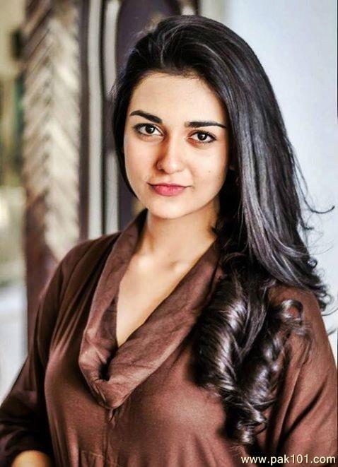 Sarah_Khan_Pakistani_Female_Fashion_Model_And_Television_Actress_Celebrity_12_szlhs_Pak101(dot)com.jpg