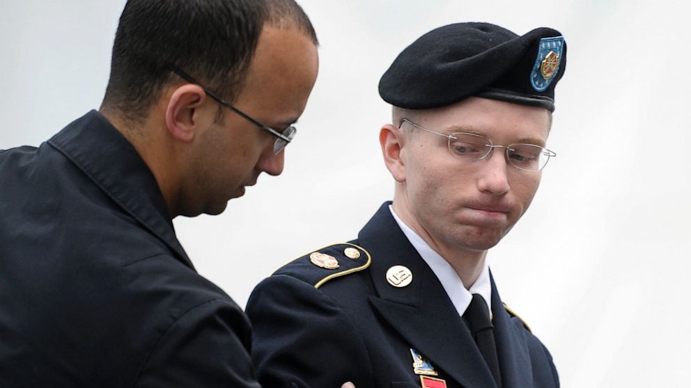 AP_bradley_manning_dm_130610_16x9_992.jpg