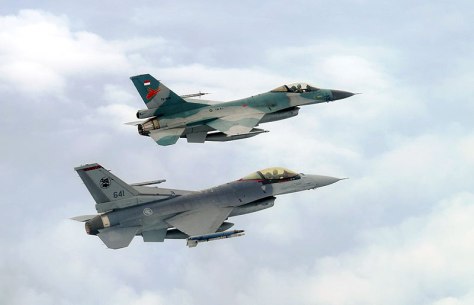 f-16-tni-au-dalam-elang-indopura-2016-sing-mindef.jpg