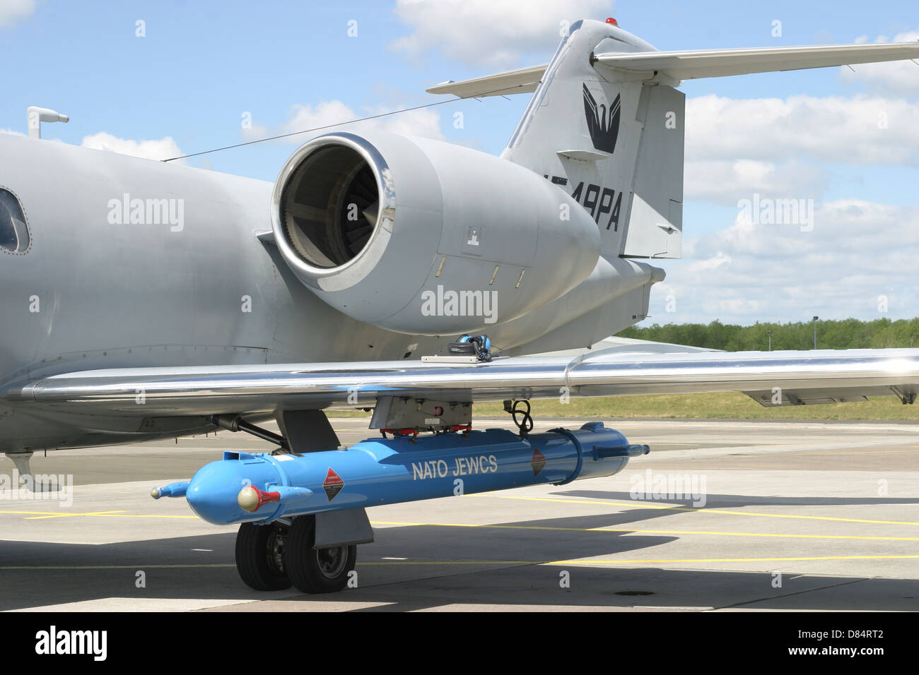 jamming-pod-on-a-learjet-offering-electronic-warfare-training-to-nato-D84RT2.jpg