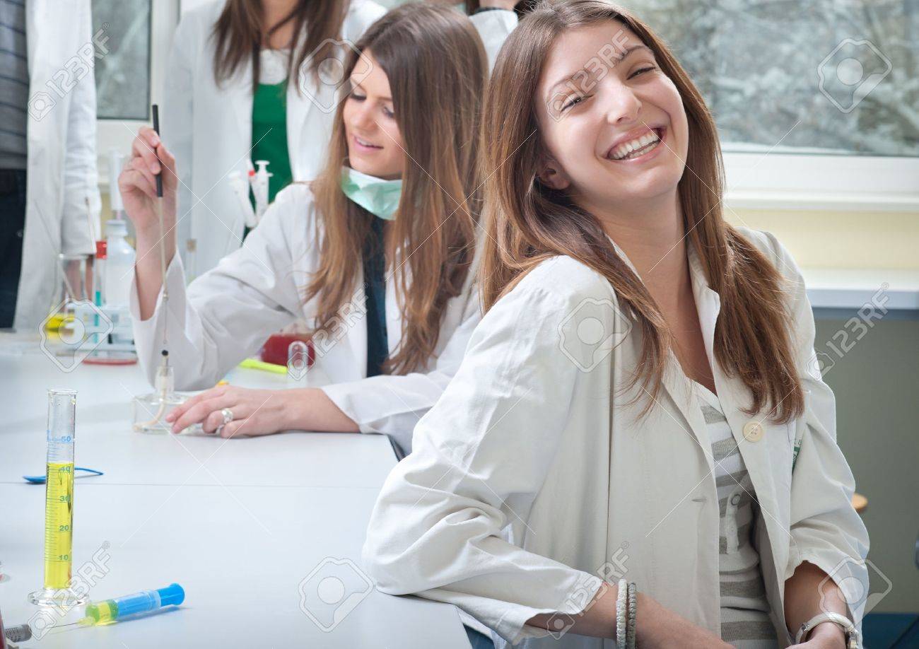 10897102-portrait-of-smiling-young-students-of-medicine-Stock-Photo-medical-student-school.jpg