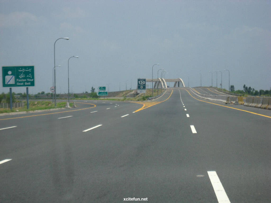 253713,xcitefun-m3-motorway-2.jpg