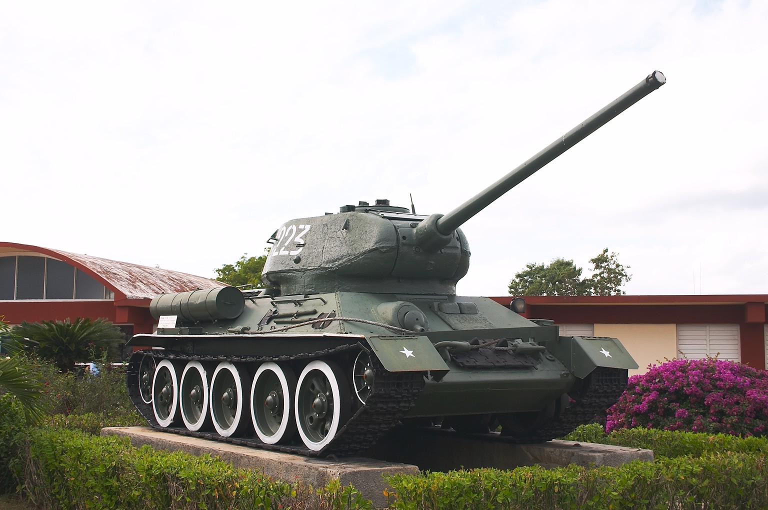 Russian_T-34_tank_in_Museo_Giron.jpg