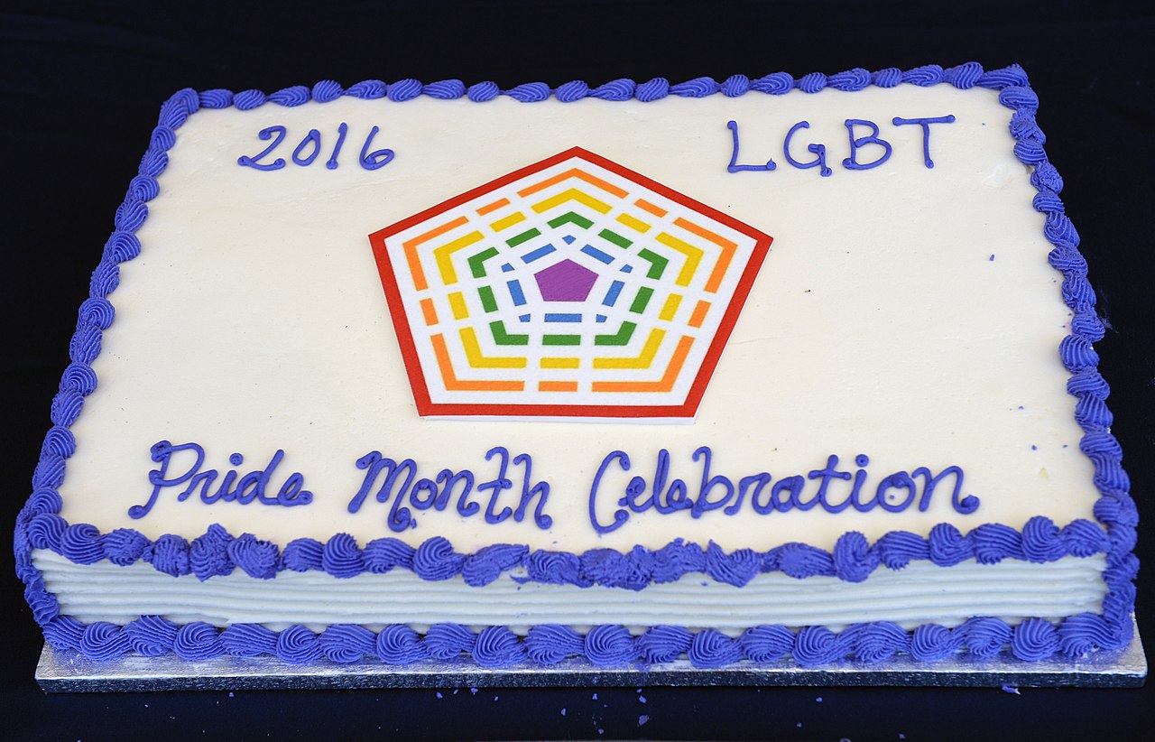1280px-2016_Department_of_Defense_LGBT_Pride_Month_Event_160608-D-FW736-002.jpg