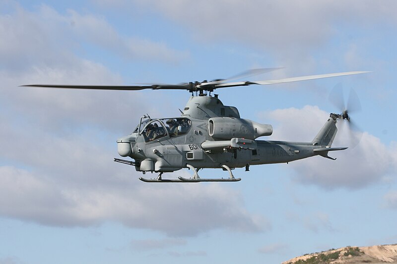 800px-AH-1Z_HMLA-303_in_flight_2008.jpg