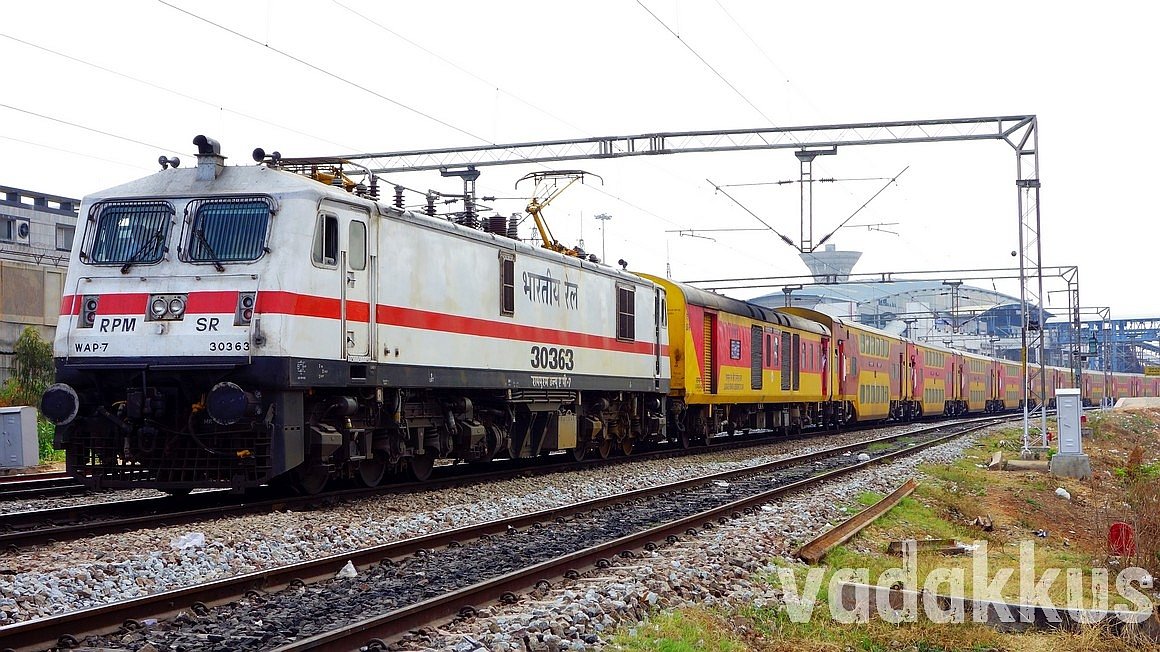 Bangalore-Chennai-Double-Decker-Train-Photo1.jpg