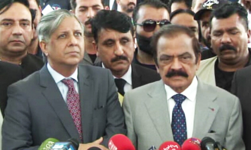  Federal ministers Azam Nazir Tarar and Rana Sanaullah talk to media persons outside SC on Tuesday. — DawnNewsTV