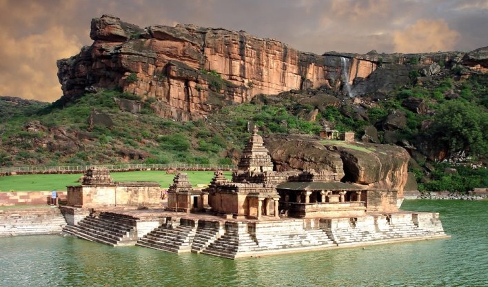 bhootnath-temple-badami.jpg