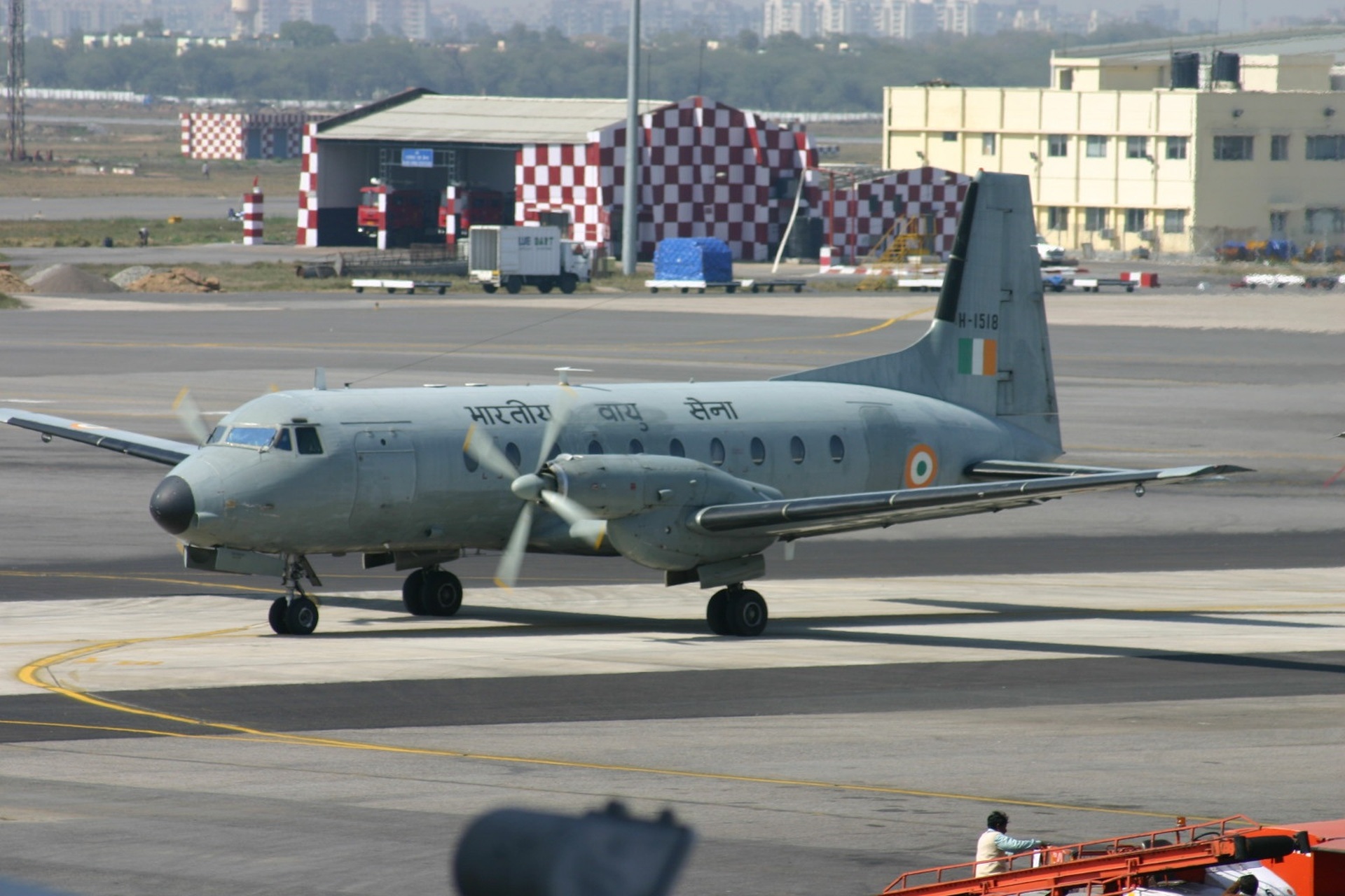 Avro-HS-748-Indian-Air-Force-IAF-01.jpg