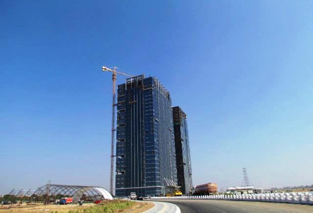 Tallest_Building_in_Gujarat_Gift_One.jpg