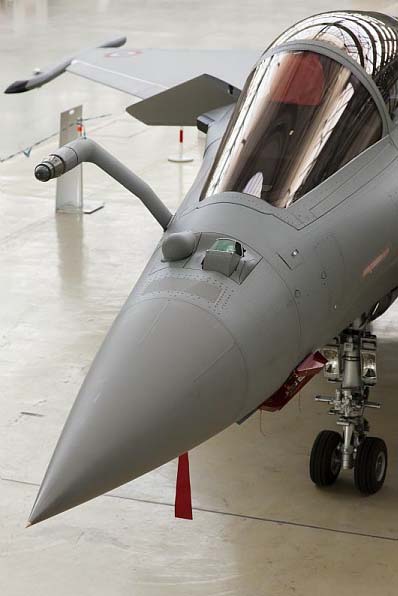 Rafale-C-n%C3%BAmero-137-equipado-com-AESA-nariz-da-aeronave-foto-Dassault.jpg