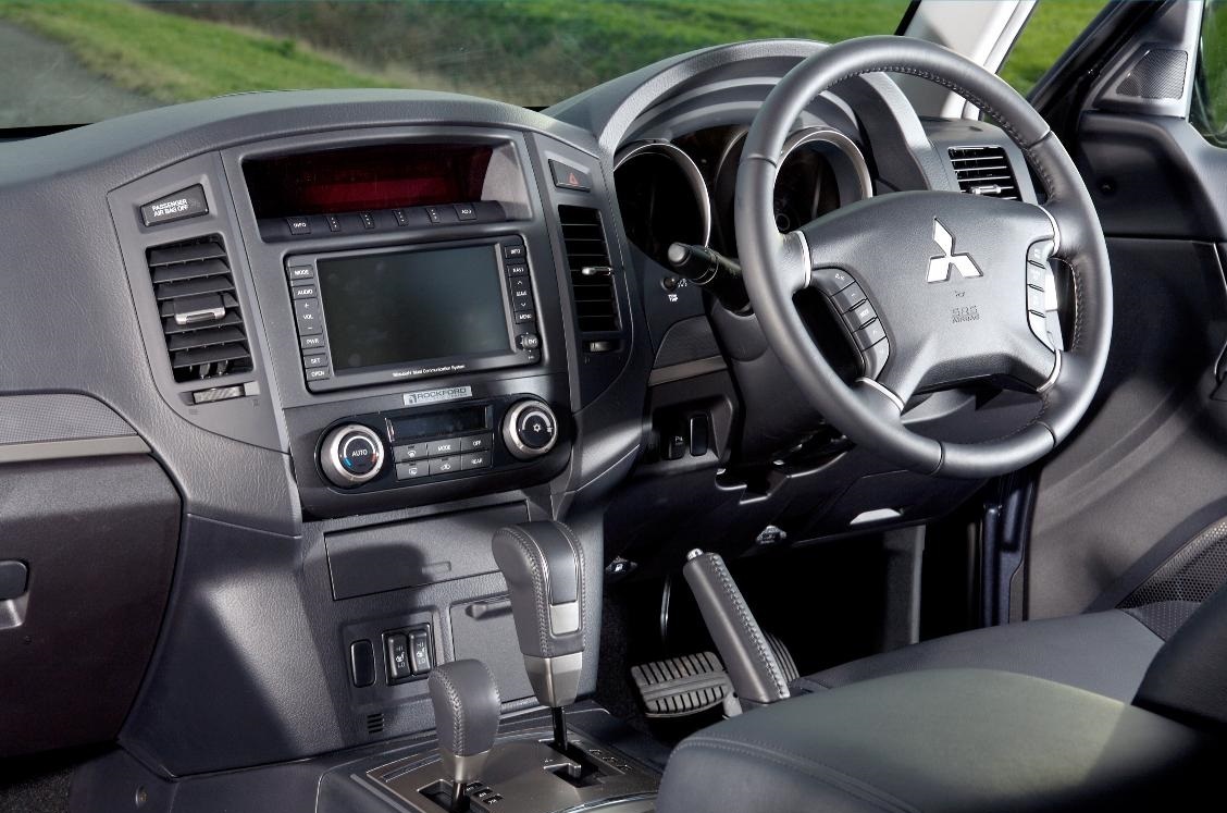 interior%2Bmitsubishi%2Bpajero%2Bsport%2Bterbaru.jpg