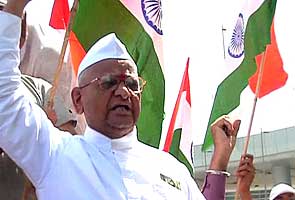 Anna_Hazare_fast_295x200.jpg