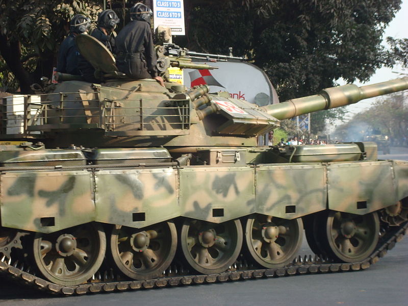 800px-Army_Tank_pointing_Towards_BDR_headquarters.jpg