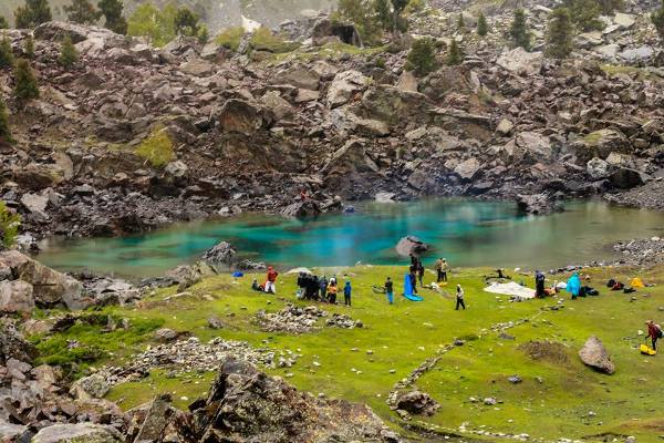 naltar-lake-3-from-a-distance.jpg