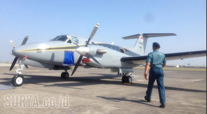 pesawat-beechrraft-king-air-350i-u-6401-saat-diparkir-di-lanudal-juanda-jumat-13102017-surya.jpg