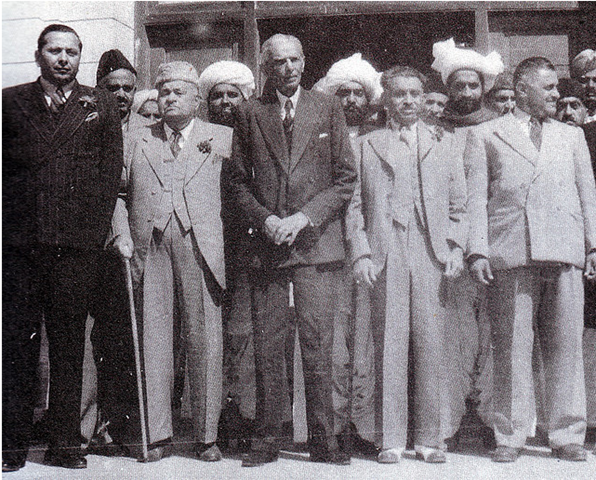 Quaid-e-Azam+with+Sindh+Assembly+members+in+1946%5B6%5D.png