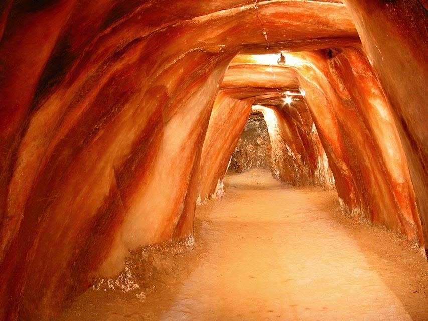 Khewra+Salt+Mines+Pakistan.jpg