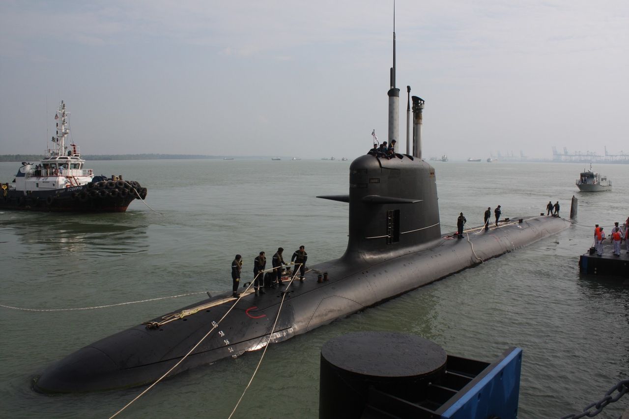 1280px-Scorpene_Tunku_Abdul_Rahman.jpg