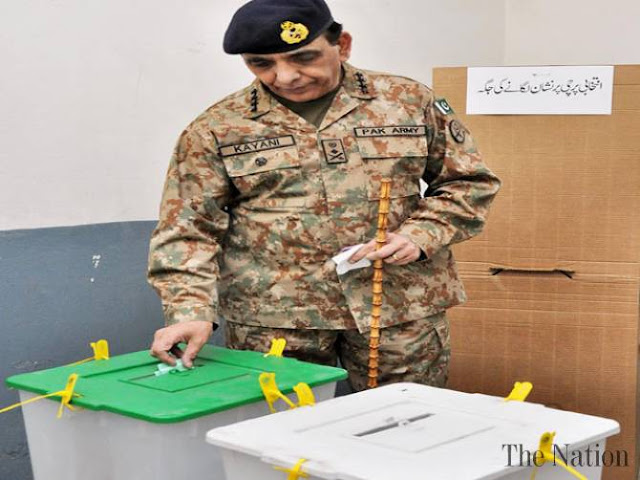 coas-kayani-casts-vote-in-rawalpindi-1368268694-1101.jpg