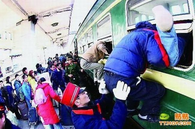 crowded_train_stations_in_china_20.jpg