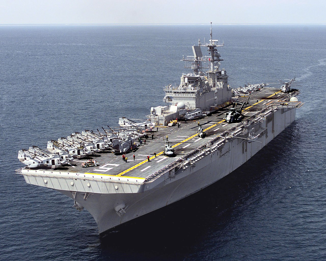 1280px-USS_Bataan_%28LHD-5%29%3B10080504.jpg