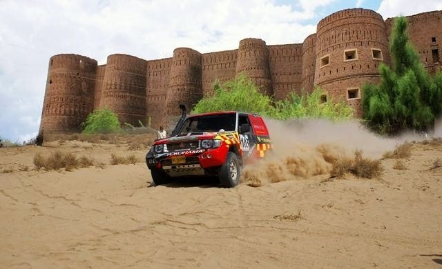 the-cholistan-jeep-rally_700_0.jpg