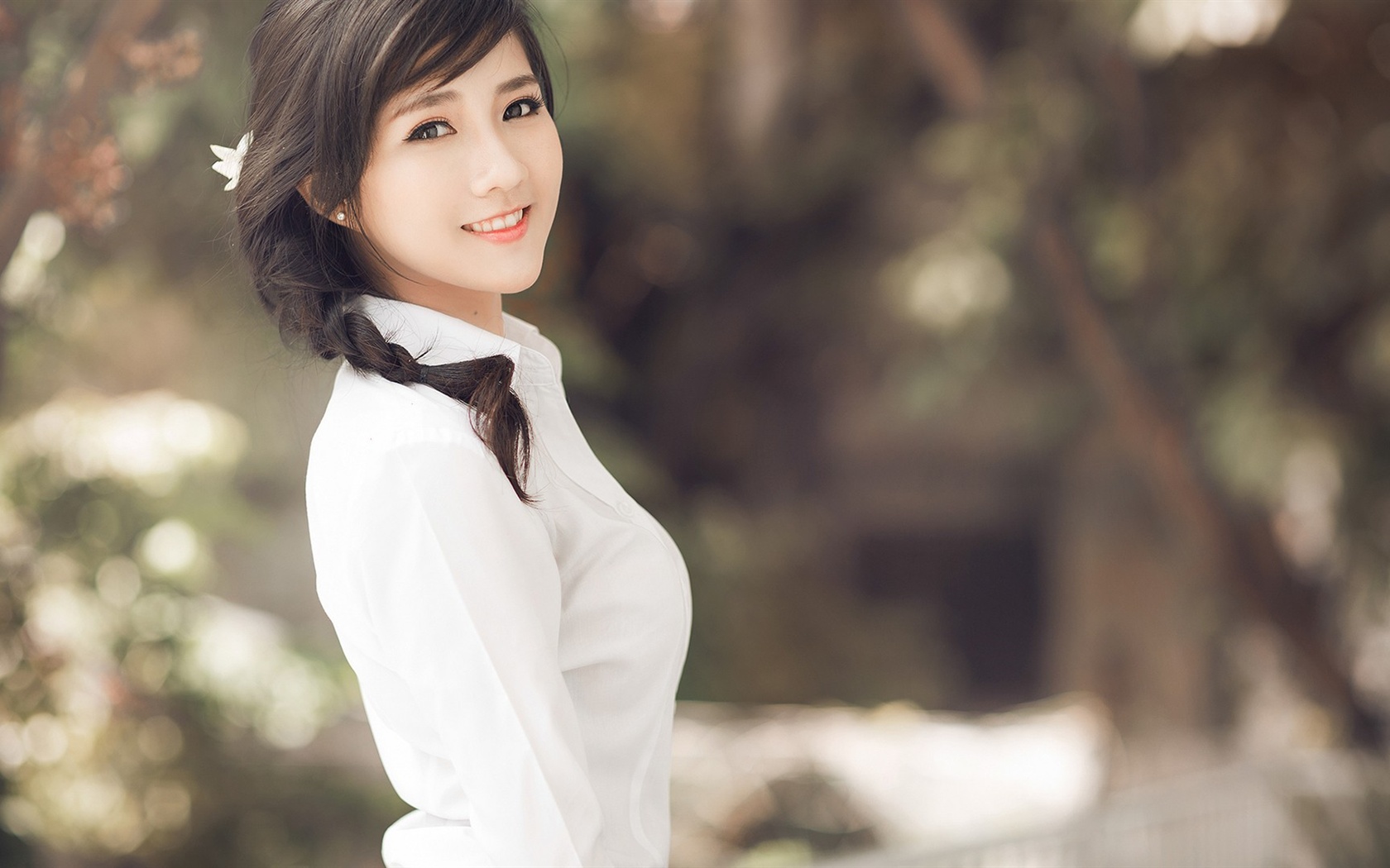 Asian-girl-brunettes-ponytails-white-clothes_1680x1050.jpg