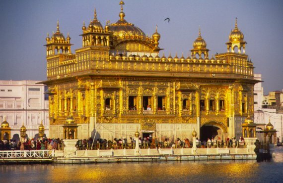 sikhism_holy_golden_temple.jpg