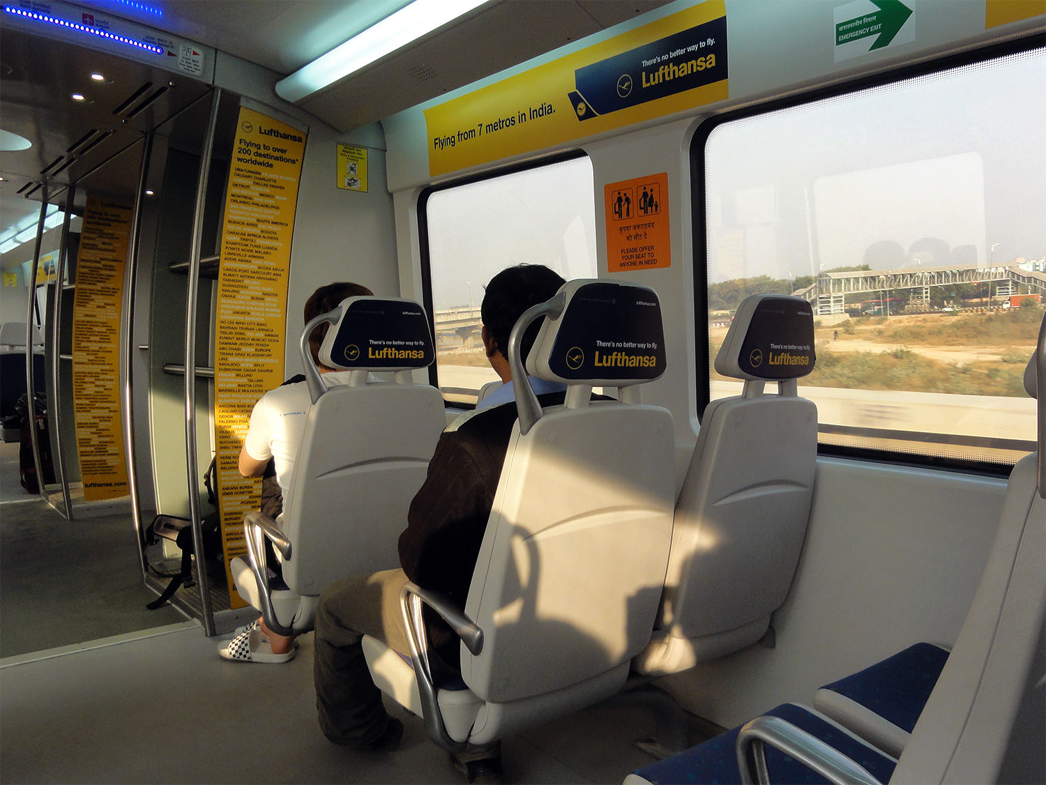 DelhiMetro_AirportExpress_20111214.jpg