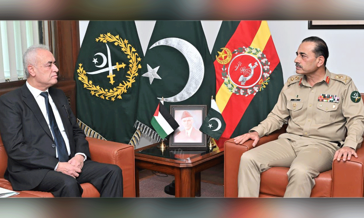 Chief of Army Staff Gen Asim Munir (R) meets Ambassador of Palestine to Pakistan, Ahmad Jawad Rabei who calls on him at the GHQ on Tuesday. — Photo via ISPR