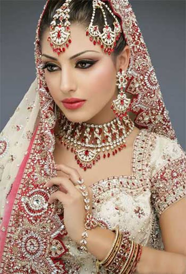 bride-bindi.jpg