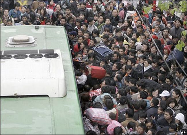 crowded_train_stations_in_china_17.jpg