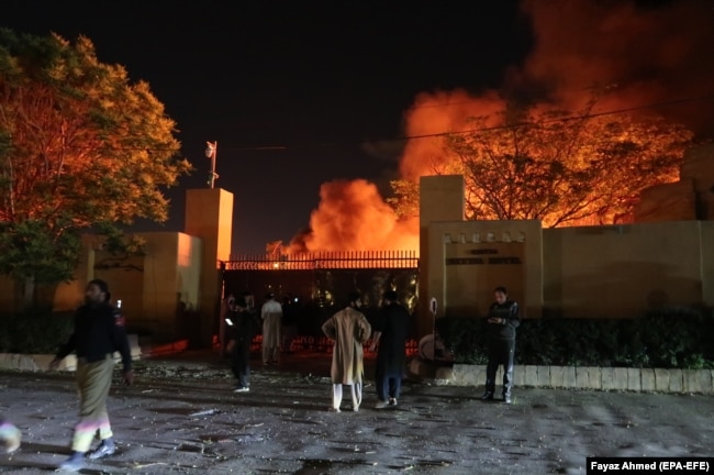 Smoke billows from inside the Serena hotel after a bomb blast in Quetta, the capital of Balochistan Province, on April 21. A Chinese delegation was staying at the hotel but was not present at the time of the blast.