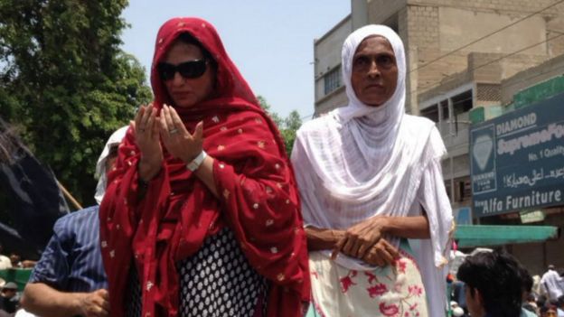 160623083248_amjad_sabri_funeral_640x360_bbc_nocredit.jpg