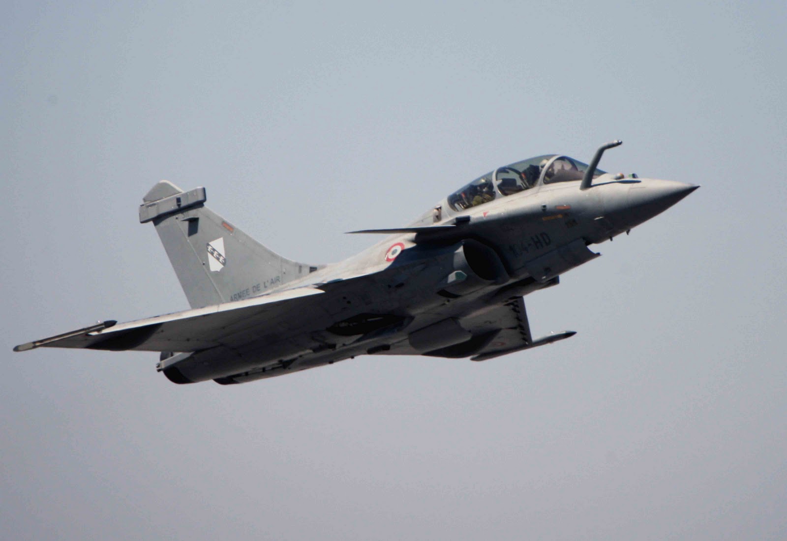 RAFALE+AIR+CRAFT+flying+++i+n+AERO+INDIA+2011+VKSL6721.JPG