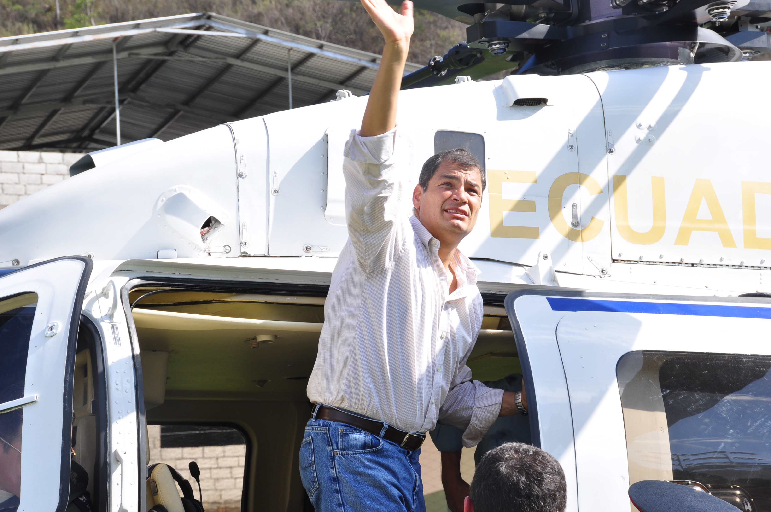 Presidente_Correa_constatando_cat%C3%A1strofe_minera_en_Portovelo.jpg