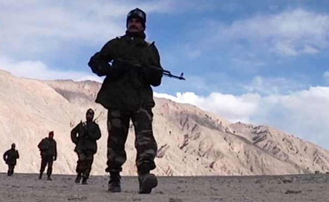 indian-army-soldiers-at-china-border_650x400_81498714205.jpg