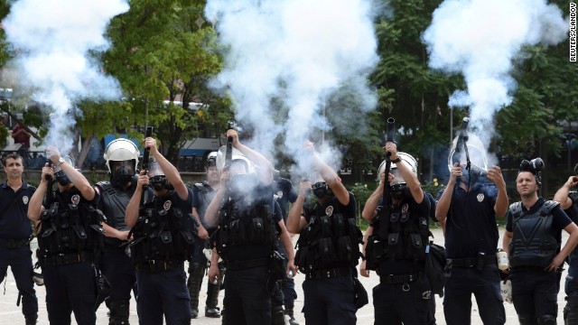 130602213205-11-turkey-protests-0602-horizontal-gallery.jpg