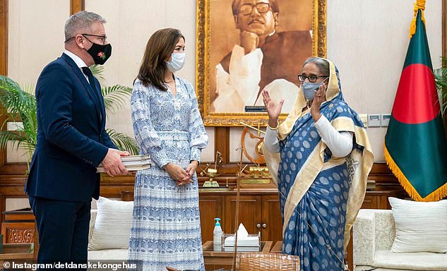 57046201-10761073-The_50_year_old_royal_began_her_working_trip_in_Dhaka_where_the_-a-5_1651109001916.jpg