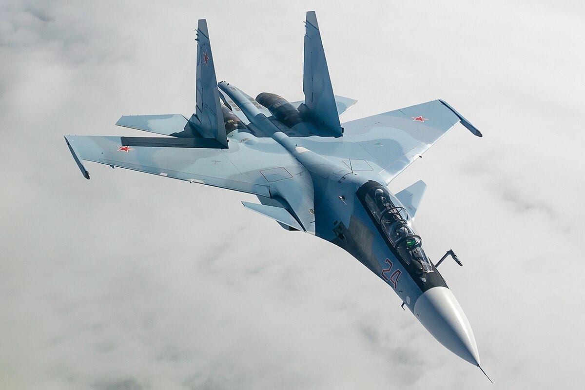 1200px-Sukhoi_Su-30SM_in_flight_2014.jpg